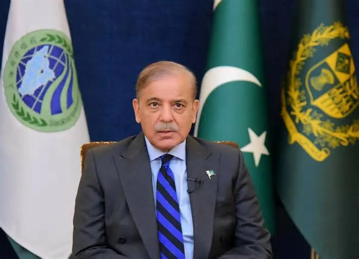Shahbaz Sharif Strongly Condemns Attack on Mecca