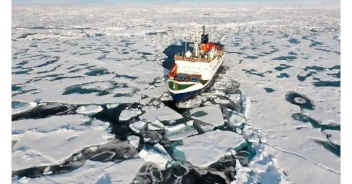 Opening of a New Maritime Route in the North with Cooperation from China and Russia