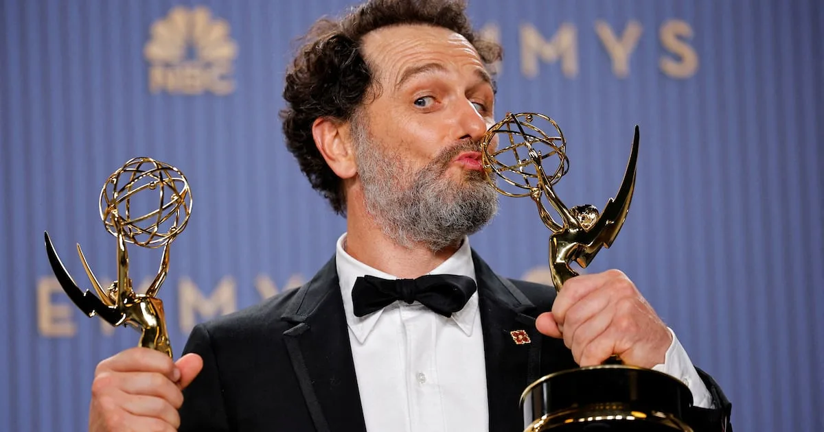 دریافت جوایز Emmy 2026؛ استیون روت و نوا وایلی در صدر برندگان