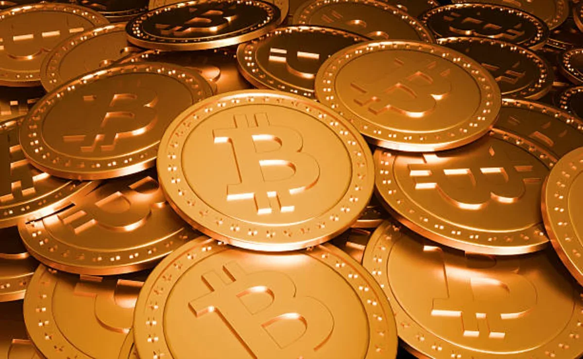 Bitcoin-Preis fällt unter 77.000 Dollar vor wichtigen Inflationsdaten