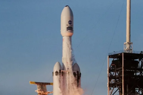 Steigerung der Aktien von SpaceX: Fokus auf die Modernisierung des Rechenzentrums und Verteidigungsabkommen in Großbritannien