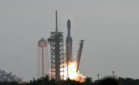 SpaceX: Erstaunlicher Zeitplan für den Start von Rechenzentren im Weltraum