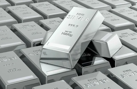 Rückgang des Silberpreises: Markt wartet auf Inflationsdaten
