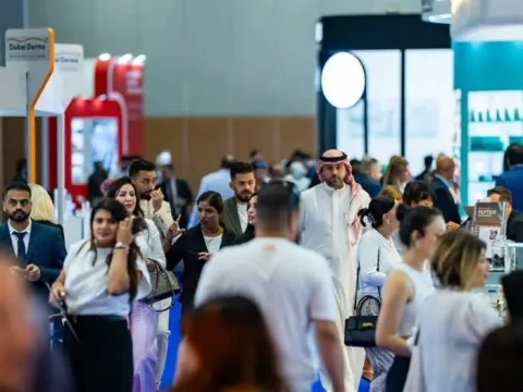 دبی در کانون توجه: رکورد ۲.۶ میلیارد درهمی در نمایشگاه درماتولوژی