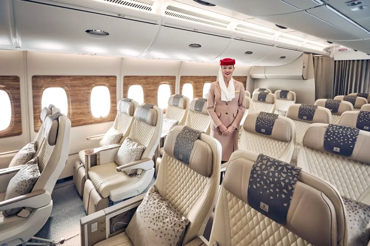 طيران الإمارات تقدم خدمات المقصورة الاقتصادية الممتازة على متن A380 إلى باريس