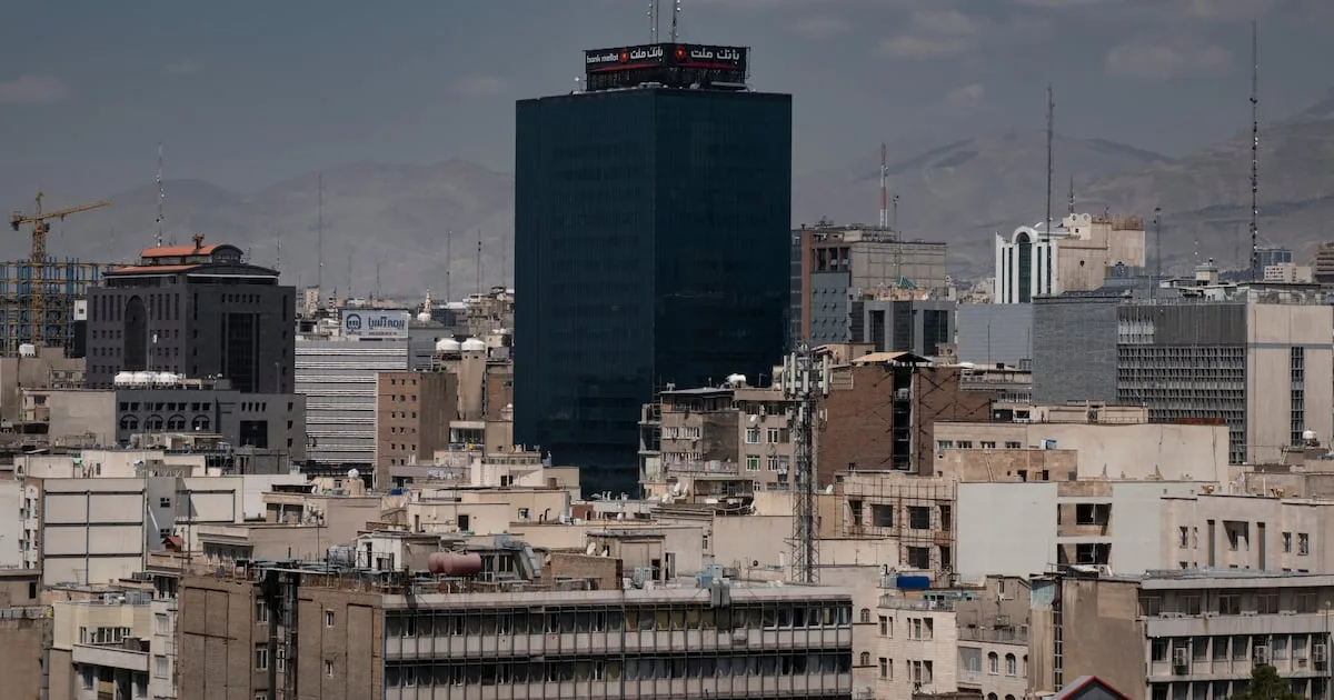 تركيا ألغت ترخيص نشاط بنك ملت إيران