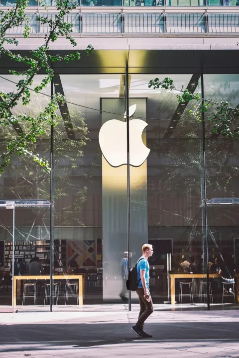 Apples faltbares iPhone gegen die Konkurrenz: Ein Kampf um die Marktbeherrschung