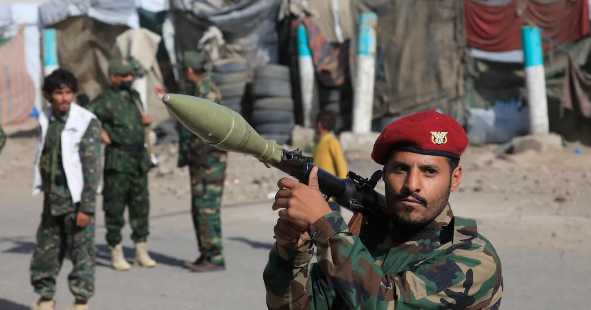 Houthi verschieben nach schweren Verlusten ihre Truppen im Jemen