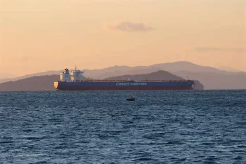 Saudi Arabia Targets Increasing Oil Exports from the Strait of Hormuz