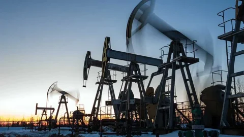 صعود بی‌سابقهٔ قیمت نفت؛ WTI به ۱۰۰ دلار رسید!