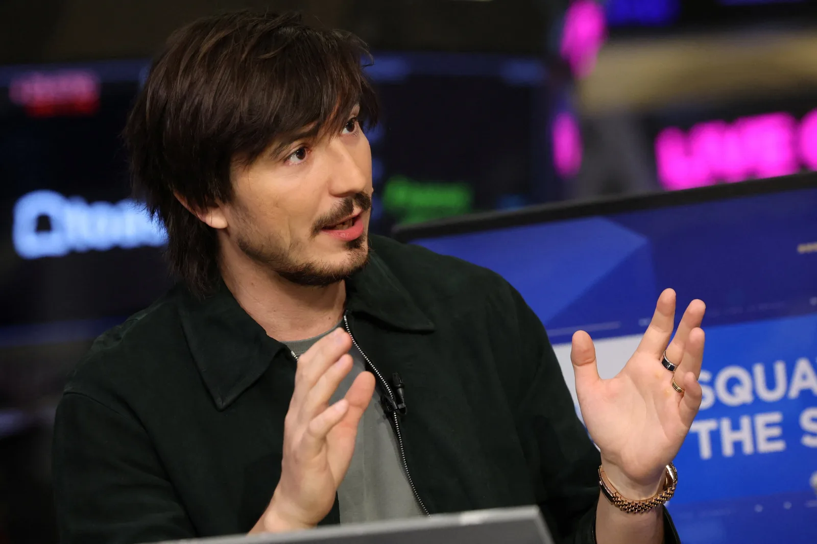 آشتی في العالم المالي: هل تنتهي التوترات بين قادة Robinhood و AMC؟