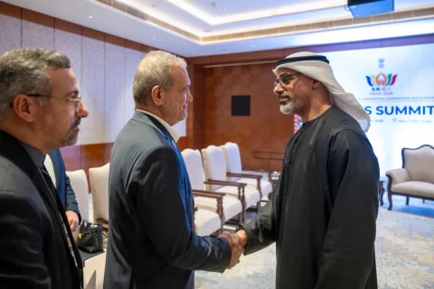 Erstaunliches Treffen von Scheich Khalid und dem Präsidenten des Iran beim BRICS-Gipfel
