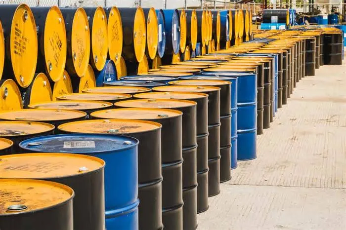 Brent Surpasses $100 with Saudi Supply Expansion