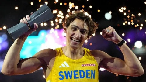 Armand Duplantis, der Star im Stabhochsprung, wird in den neuen Wettbewerben Champion