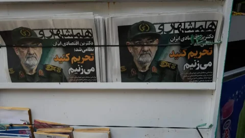 UAE Suspends Trade with Iran; Is the Economic War in Its Final Stage?