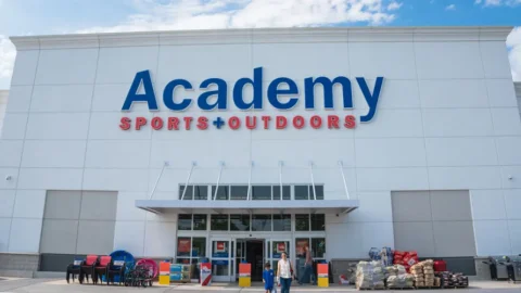 Academy Sports + Outdoors با پیش‌بینی سود جدید، به رشد شگفت‌انگیز خود ادامه می‌دهد