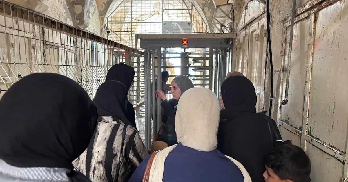 Die unterschiedliche Erfahrung der Palästinenser und Israelis in der Ibrahim-Moschee