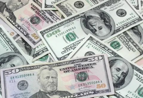 Der Dollar gewinnt an Stärke; Anstieg der Rohölpreise und Renditen von Staatsanleihen