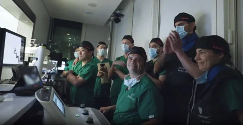 Ein beispielloser chirurgischer Eingriff: Chirurgie aus Panama mit einem Roboter aus 200 Kilometern Entfernung!