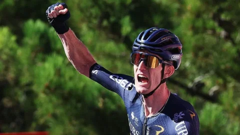 Eddie Dunbar gewinnt Etappe 19, Enric Mas bleibt weiterhin Führender bei der Vuelta