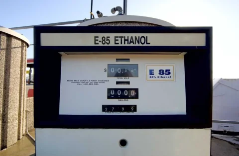 Crude Oil Prices Rise Amid Concerns Over Continued U.S.-Iran War