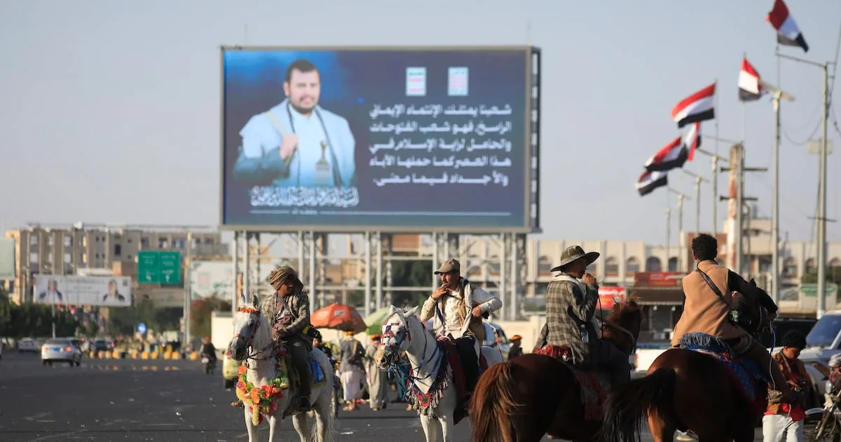 افزایش جریان نفت از تنگه هرمز به 2.58 میلیون بشکه در روز در پی حملات حوثی‌ها
